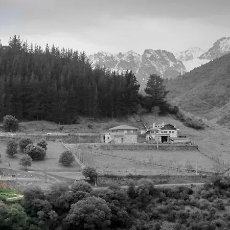 Chalet La Riega Del Peral